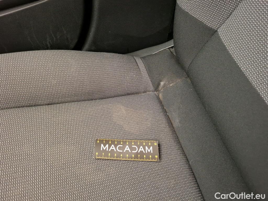  Citroen  C3  Société Feel Nav 1.2 PureTech 80CV BVM5 E6 #12