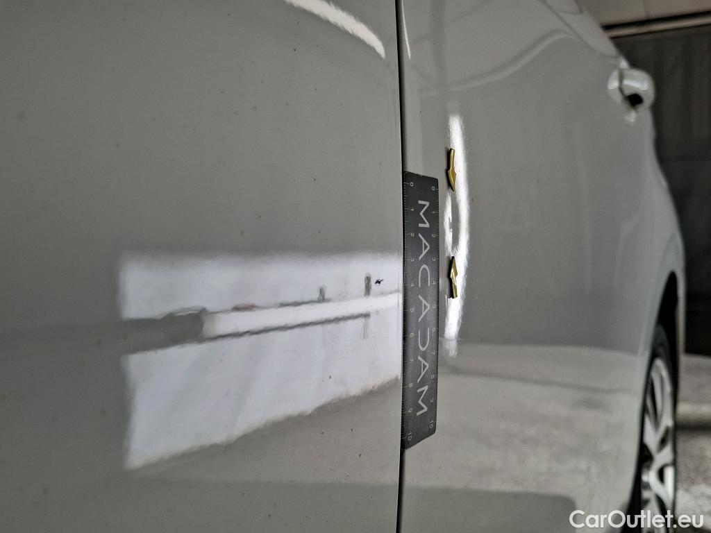  Peugeot  208 PEUGEOT  AFFAIRE VF 5p BER 1.6 BlueHDi 100 PACK CLIM NAVbi-corps VU #29