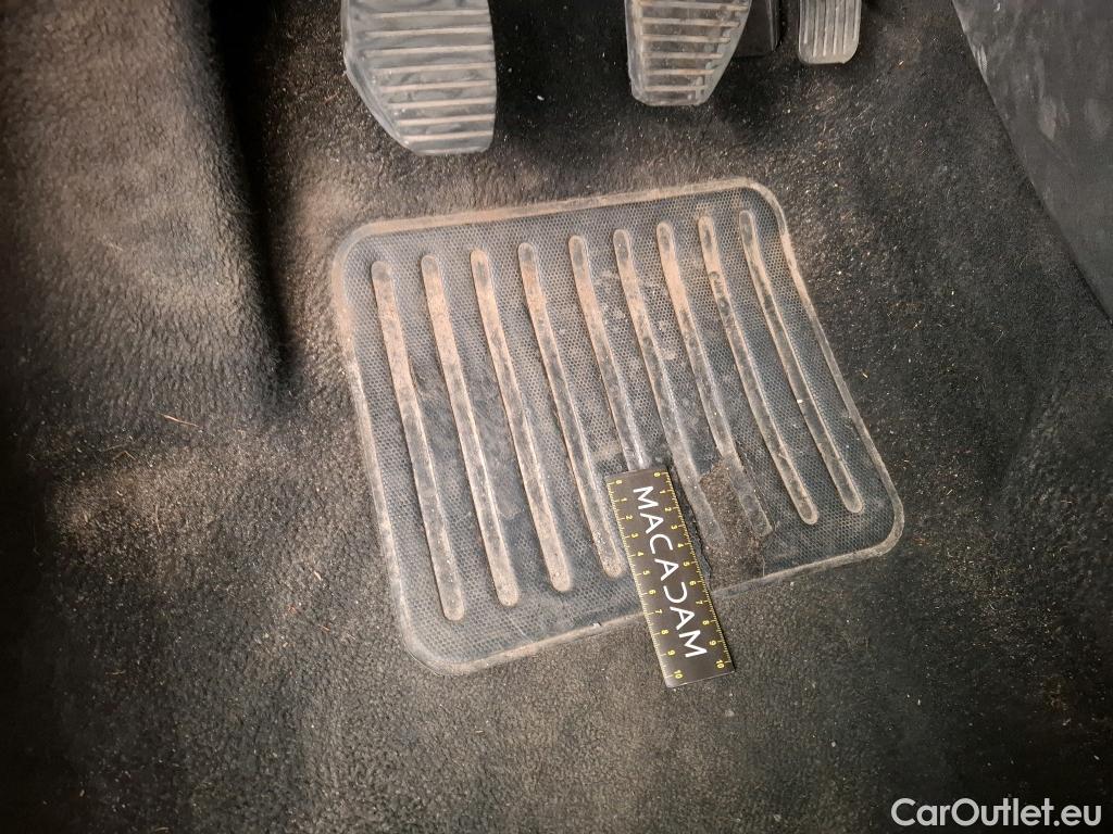  Peugeot  208 PEUGEOT  AFFAIRE VF 5p BER 1.6 BlueHDi 100 PACK CLIM NAVbi-corps VU #19