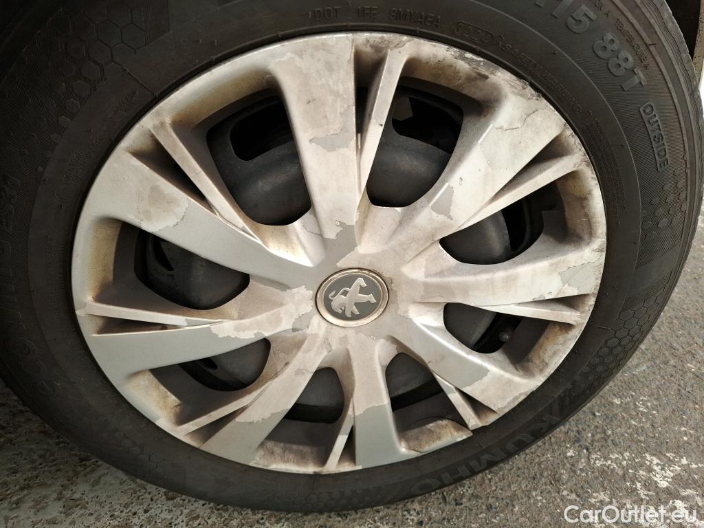  Peugeot  208  Affaire Premium Pack 1.6 HDi 100CV BVM5 E6 #25