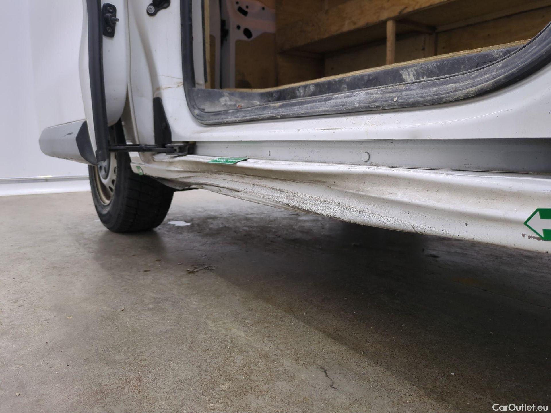  Opel  Vivaro OPEL  / 2019 / 4P / Fourgon tôlé 1.5 Diesel 120 ch L2 Pack Clim #26