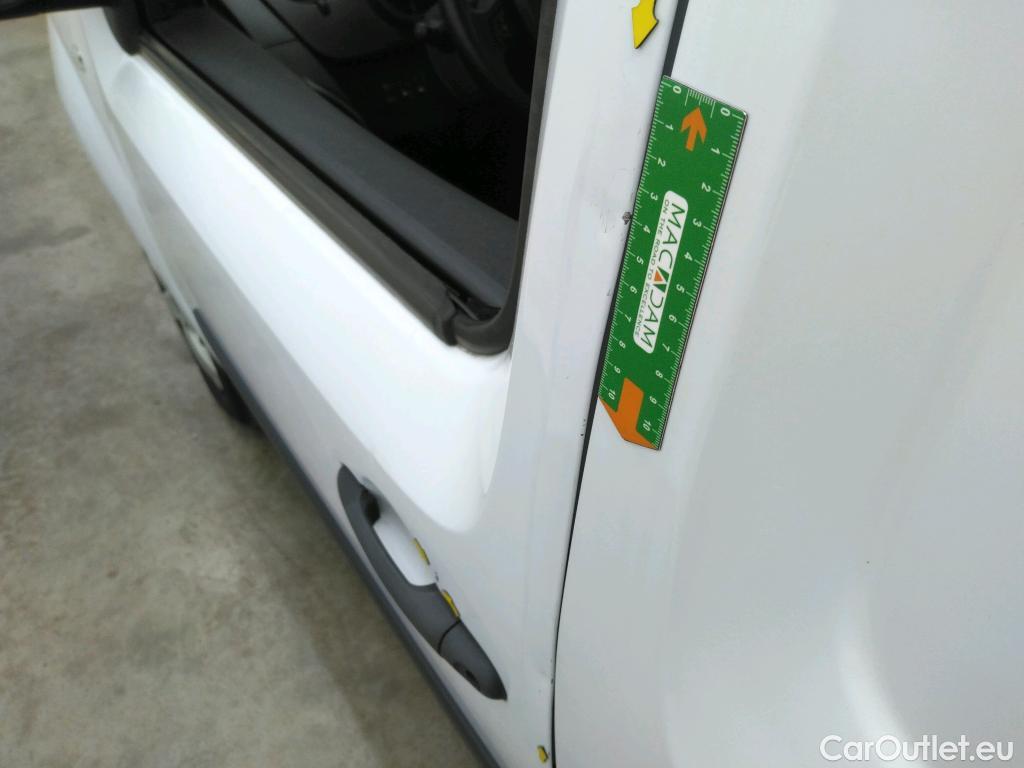  Renault  Kangoo RENAULT  Express / 2013 / 4P / Fourgonnette Extra R-Link dCi 90 #12