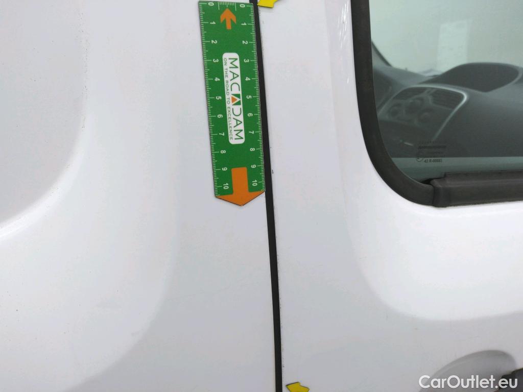  Renault  Kangoo RENAULT  Express / 2013 / 4P / Fourgonnette Extra R-Link dCi 90 #16