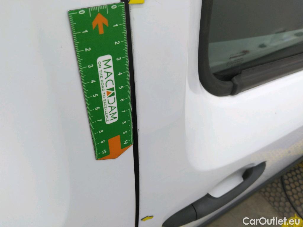  Renault  Kangoo RENAULT  Express / 2013 / 4P / Fourgonnette Extra R-Link dCi 90 #15