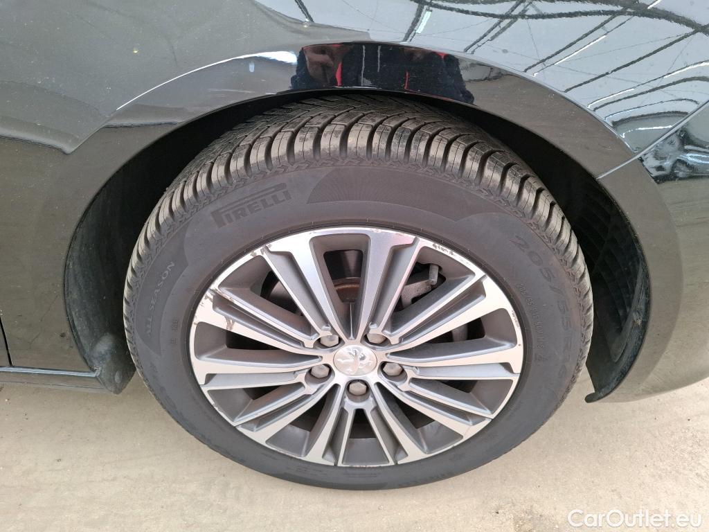  Peugeot  308  Allure Business 1.2 PureTech 130CV BVM6 E6d #25