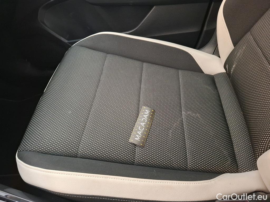  Volkswagen  T-ROC VOLKSWAGEN  / 2017 / 5P / SUV 1.5 TSI 150 EVO CARAT DSG7 #23
