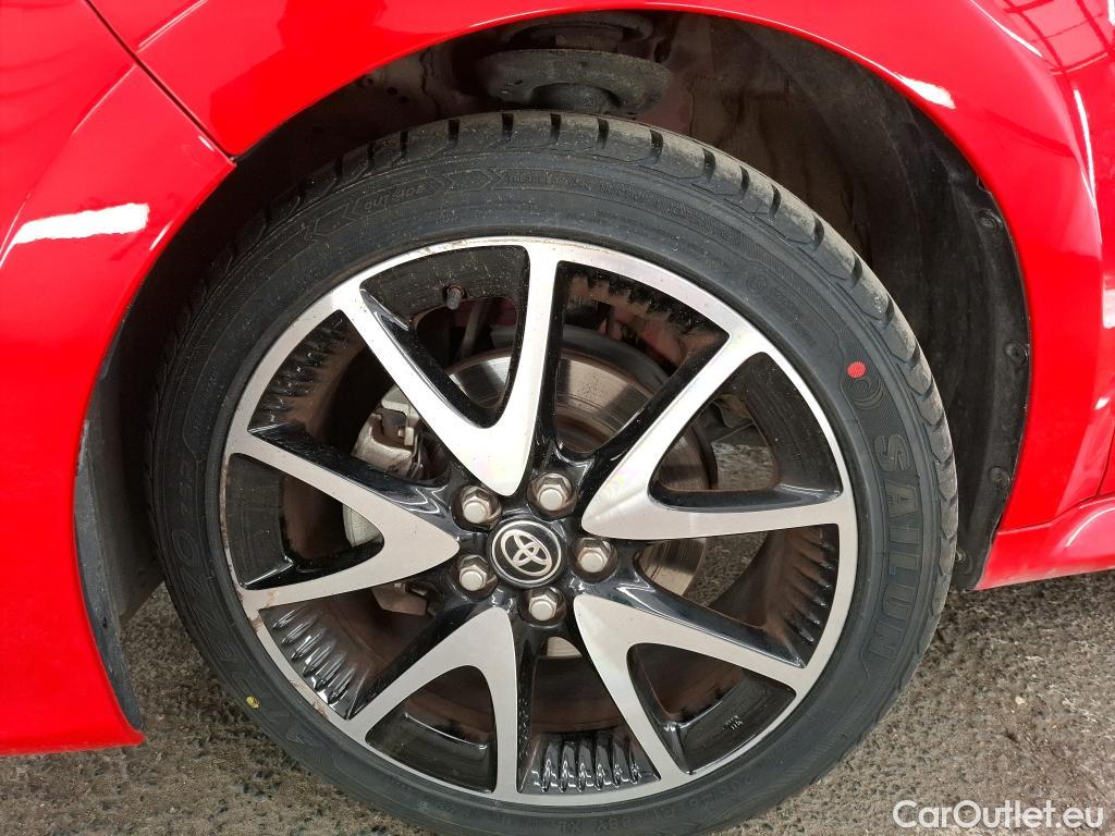  Toyota  Yaris TOYOTA  Hybride / 2019 / 5P / Berline Hybride 116h Première(SP) #8