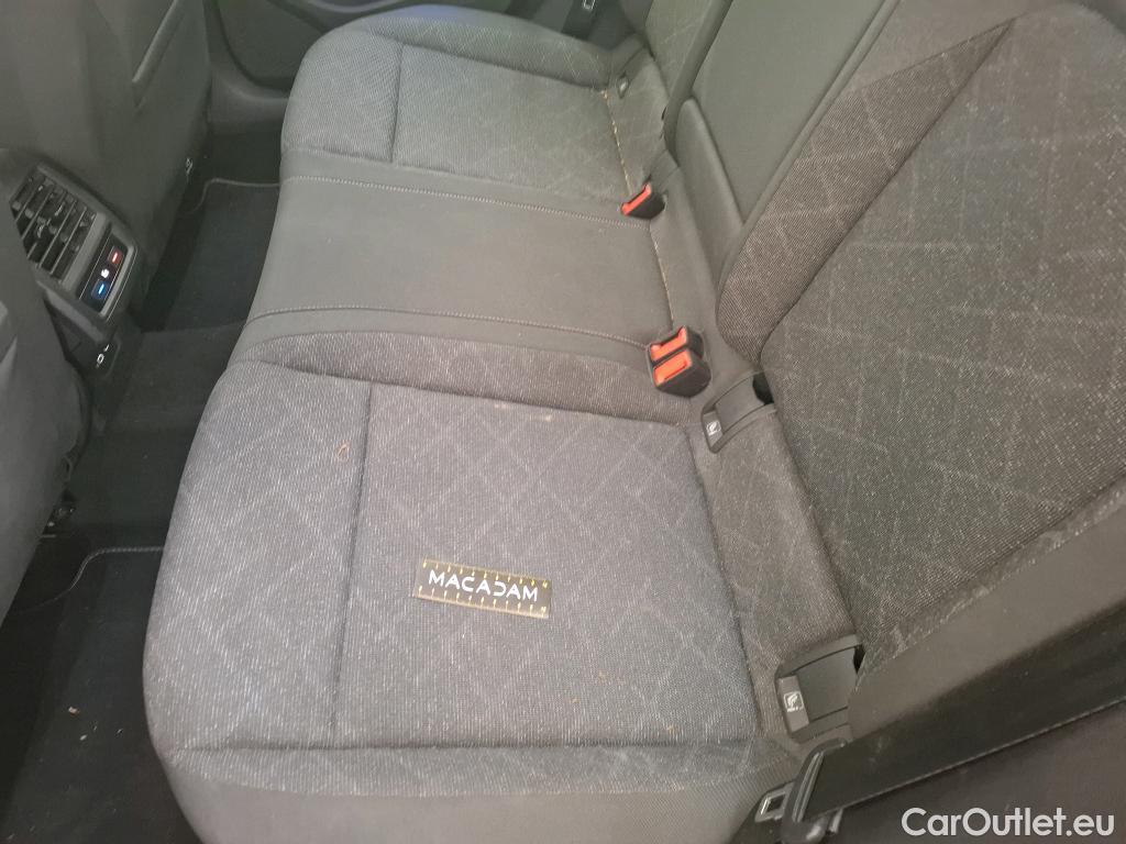  Volkswagen  Golf  VOLKSWAGEN / 2020 / 5P / Berline 2.0 TDI SCR 150 DSG7 Life Busi 1st #18