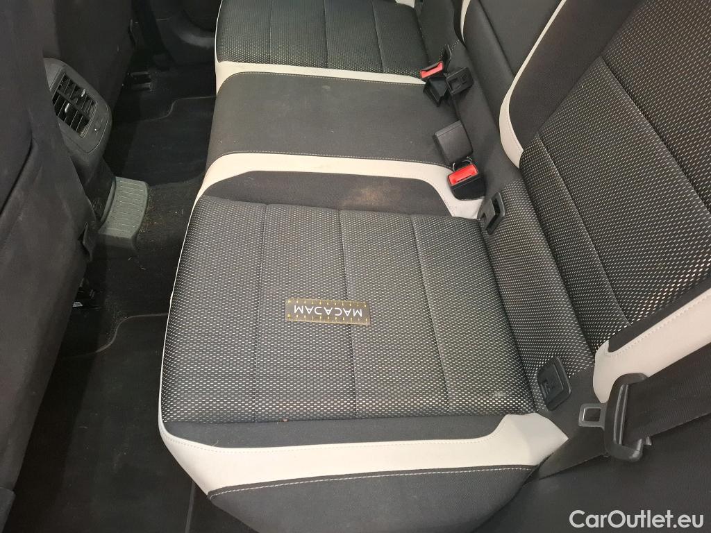  Volkswagen  T-ROC VOLKSWAGEN  / 2017 / 5P / SUV 1.5 TSI 150 EVO CARAT DSG7 #26