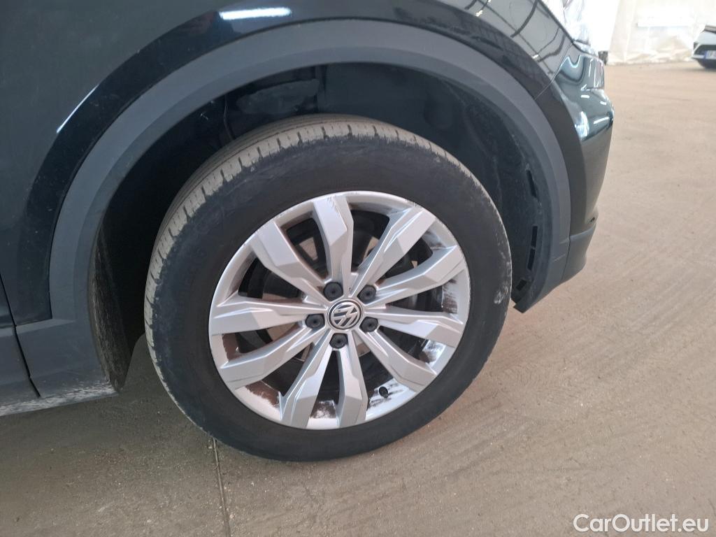  Volkswagen  T-ROC VOLKSWAGEN  / 2017 / 5P / SUV 1.5 TSI 150 EVO CARAT DSG7 #6