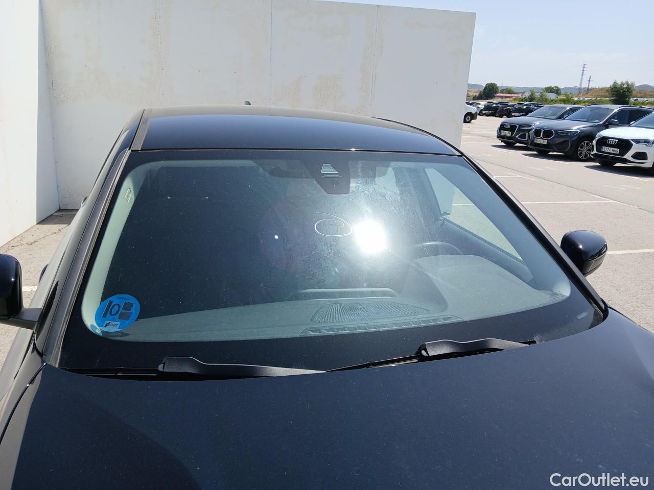  Bmw  Serie 3 BMW  / 2018 / 4P / sedán 330e #8