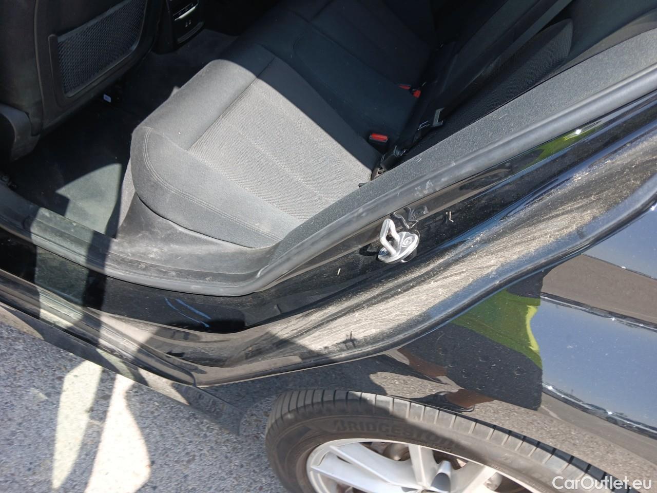  Bmw  Serie 3 BMW  / 2018 / 4P / sedán 330e #20