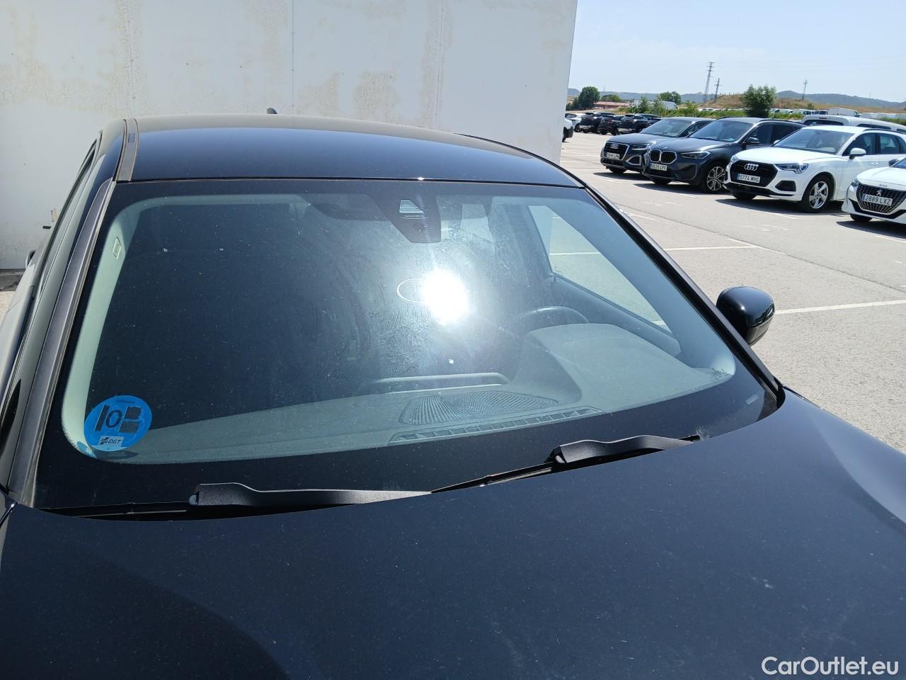  Bmw  Serie 3 BMW  / 2018 / 4P / sedán 330e #10