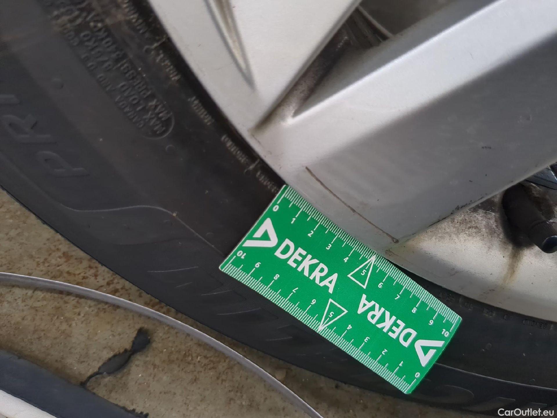  Peugeot  3008  Active Pack 1.5 HDi 130CV BVA8 E6d #4