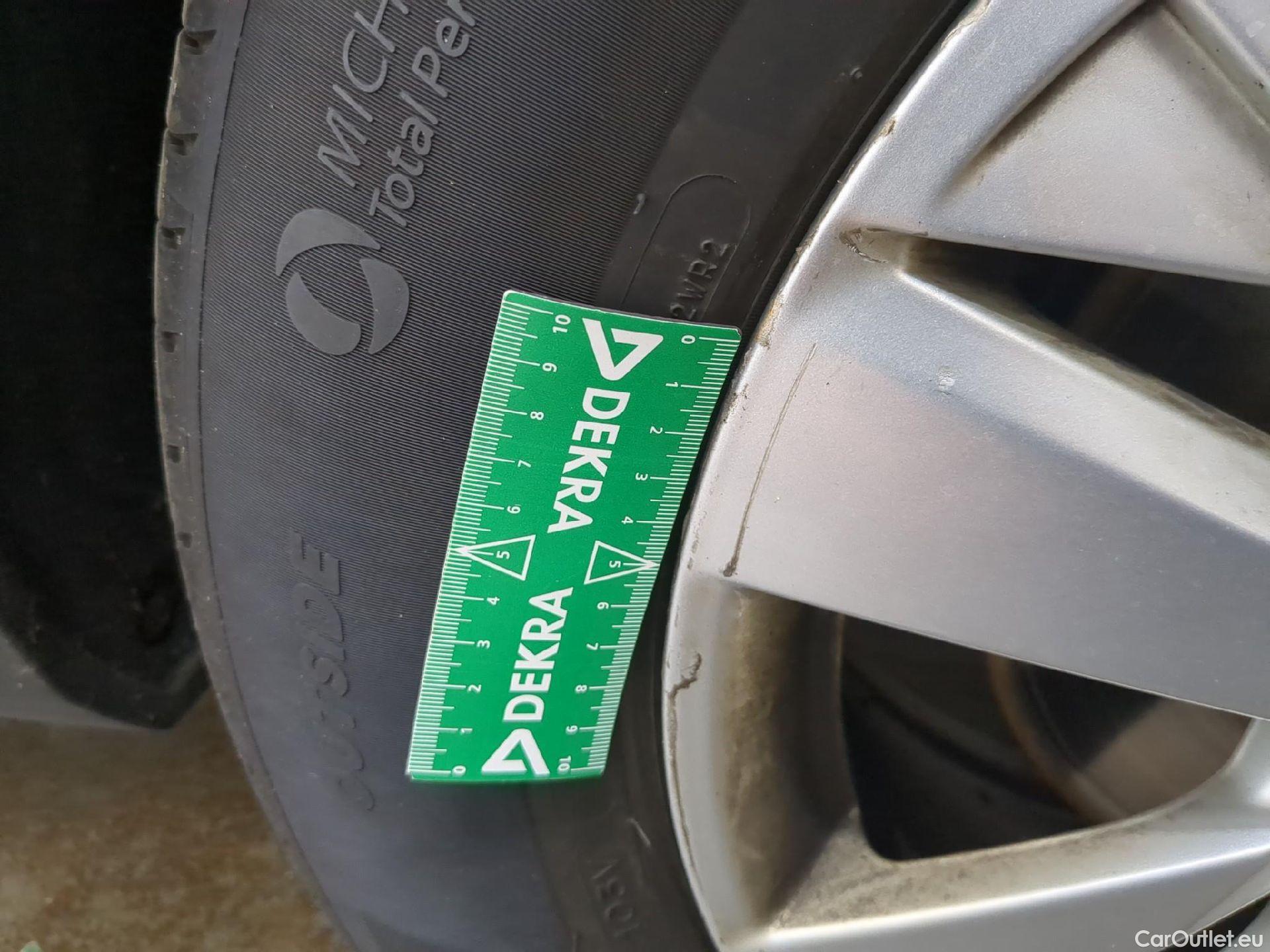  Peugeot  3008  Active Pack 1.5 HDi 130CV BVA8 E6d #11