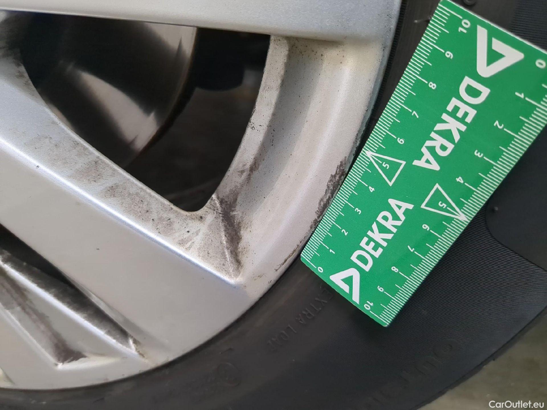  Peugeot  3008  Active Pack 1.5 HDi 130CV BVA8 E6d #2