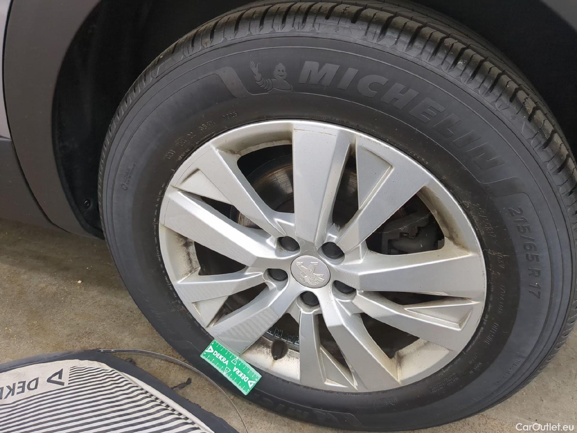  Peugeot  3008  Active Pack 1.5 HDi 130CV BVA8 E6d #6