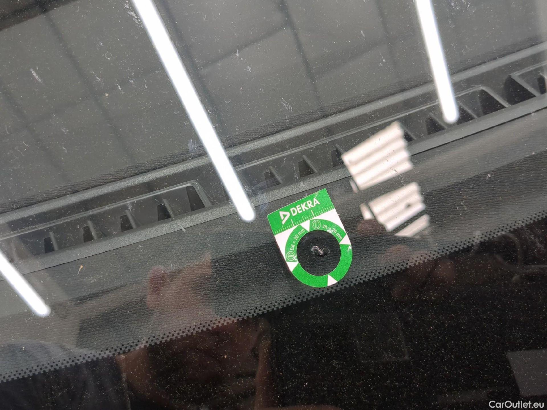  Peugeot  3008  Active Pack 1.5 HDi 130CV BVA8 E6d #47