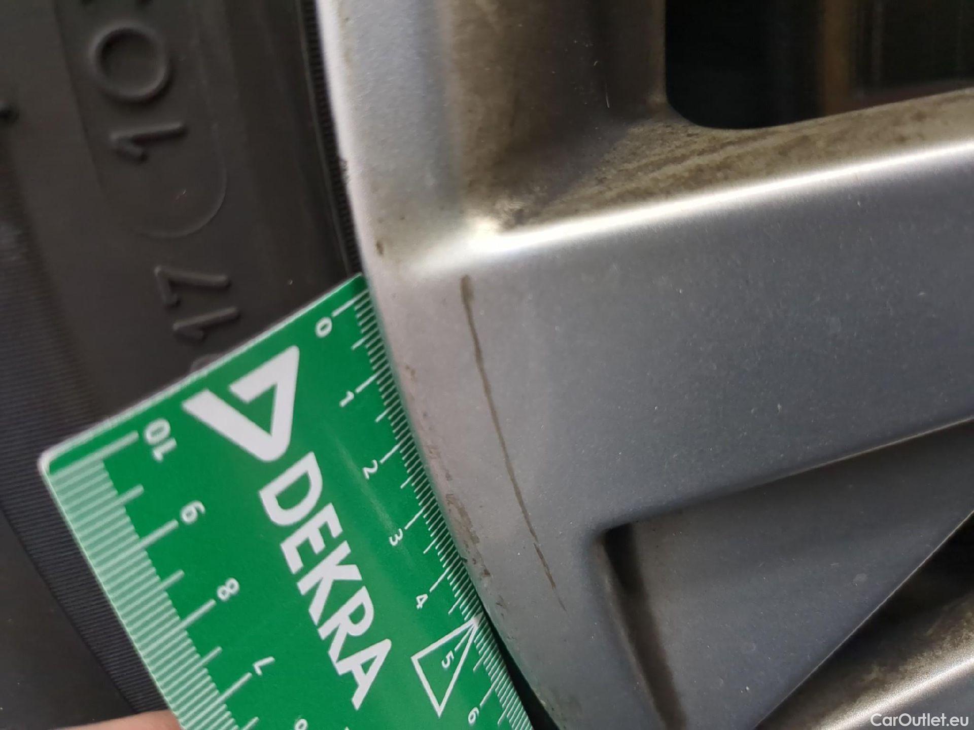  Peugeot  3008  Active Pack 1.5 HDi 130CV BVA8 E6d #10