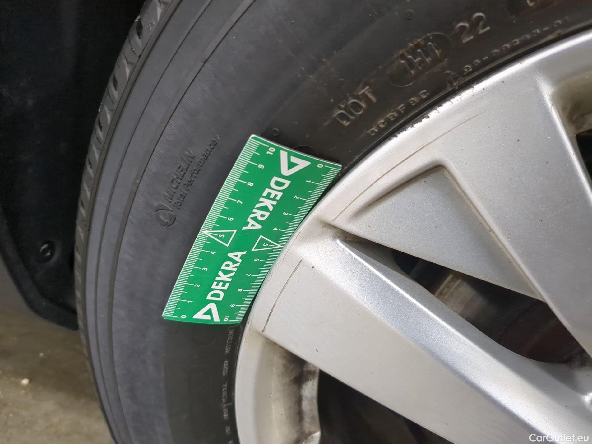  Peugeot  3008  Active Pack 1.5 HDi 130CV BVA8 E6d #5