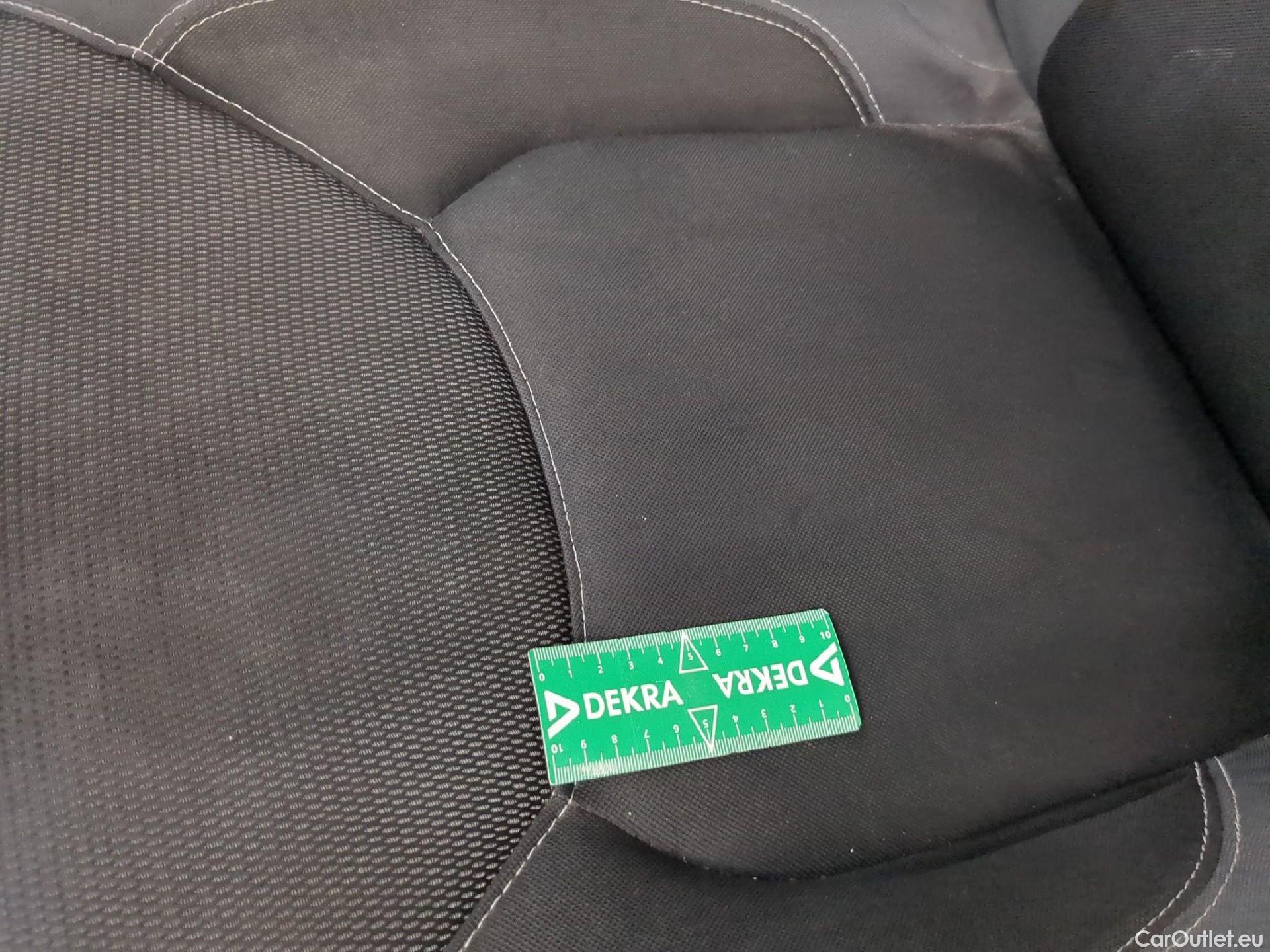  Renault  Clio RENAULT  Société VU 5p Berline Air Medianav dCi 90 #1