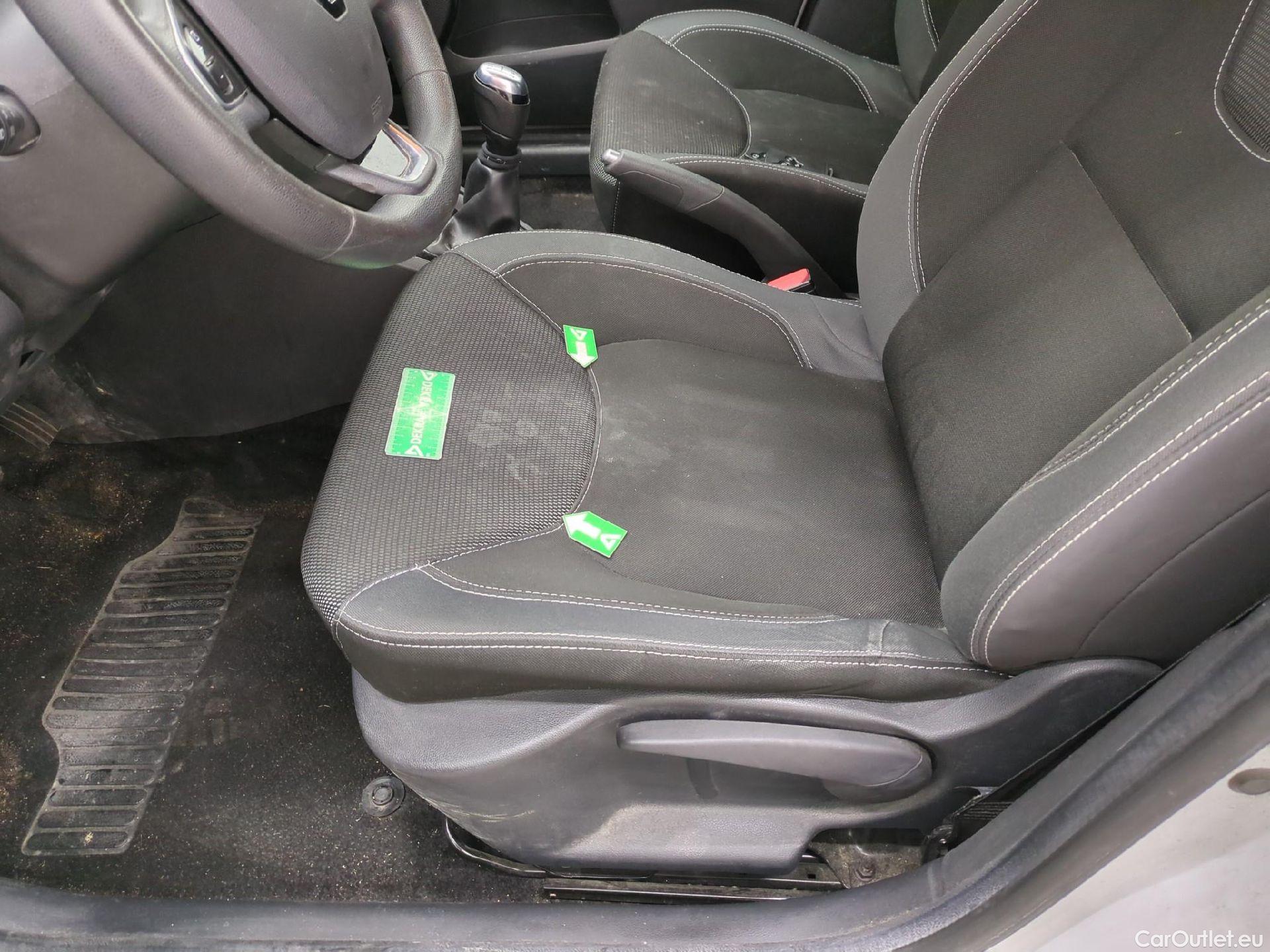  Renault  Clio RENAULT  Société VU 5p Berline Air MédiaNav Energy dCi 75 #3