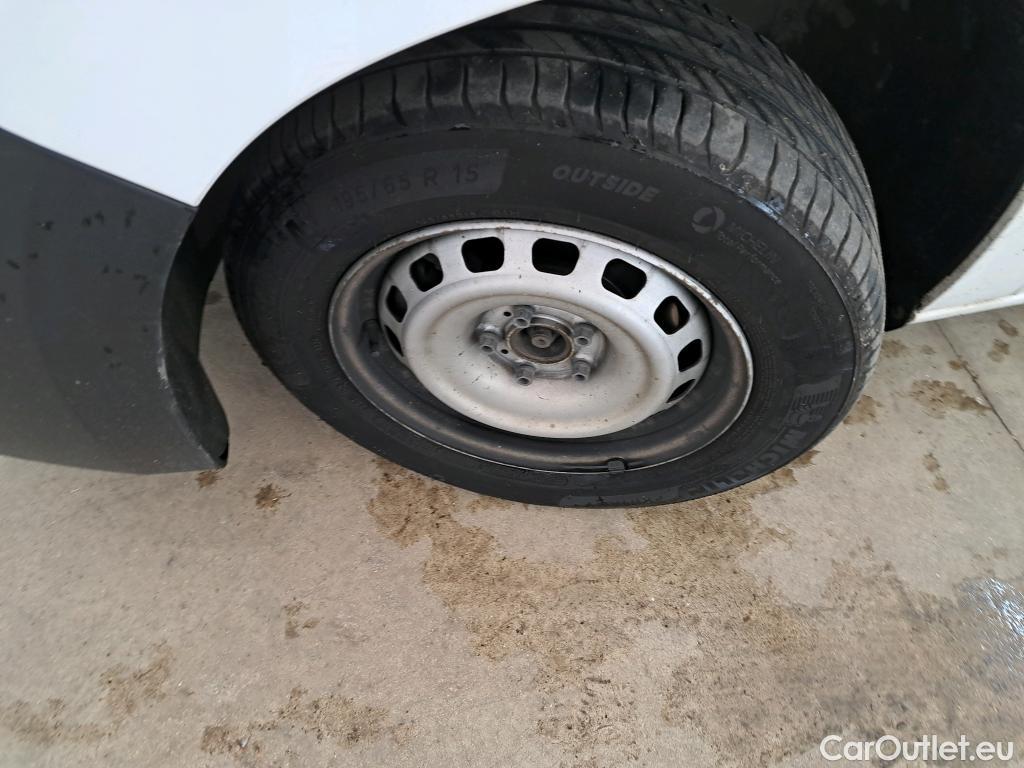  Citroen  Berlingo CITROEN  / 2018 / 4P / Fourgonnette M 650kg BlueHDi 75 S&S BVM Club #15