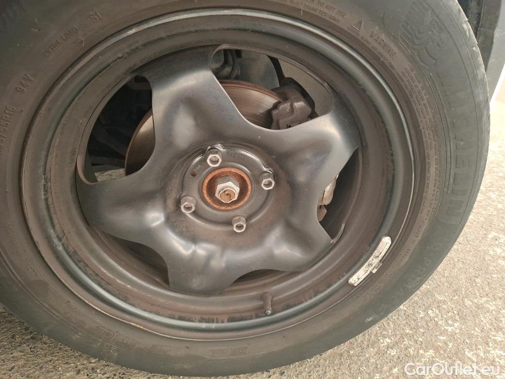  Citroen  C3  Société Feel 1.2 PureTech 80CV BVM5 E6d #16
