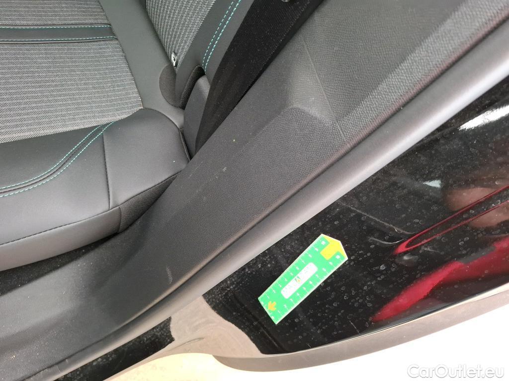  Peugeot  3008  Allure Pack 1.2 PureTech 130CV BVA8 E6d #22