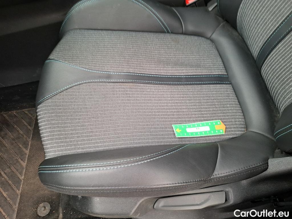  Peugeot  3008  Allure Pack 1.2 PureTech 130CV BVA8 E6d #9