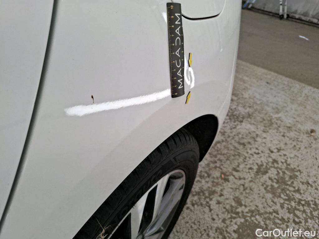  Hyundai  i30 HYUNDAI  / 2016 / 5P / Berline 1.6 CRDI 95 BUSINESS #18