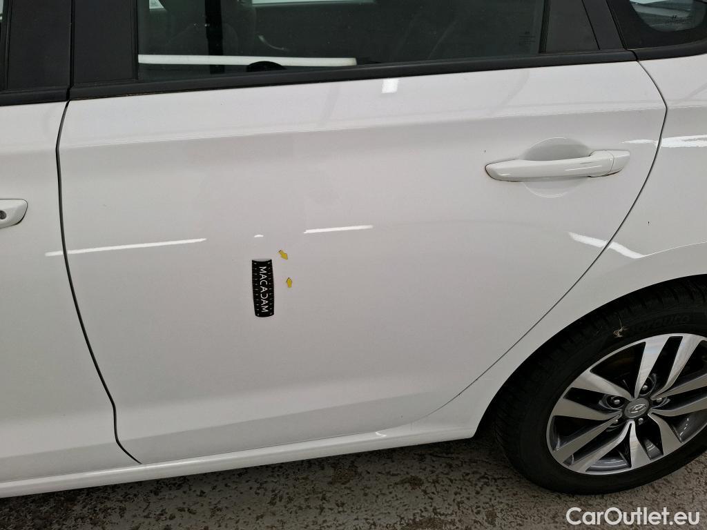  Hyundai  i30 HYUNDAI  / 2016 / 5P / Berline 1.6 CRDI 95 BUSINESS #15