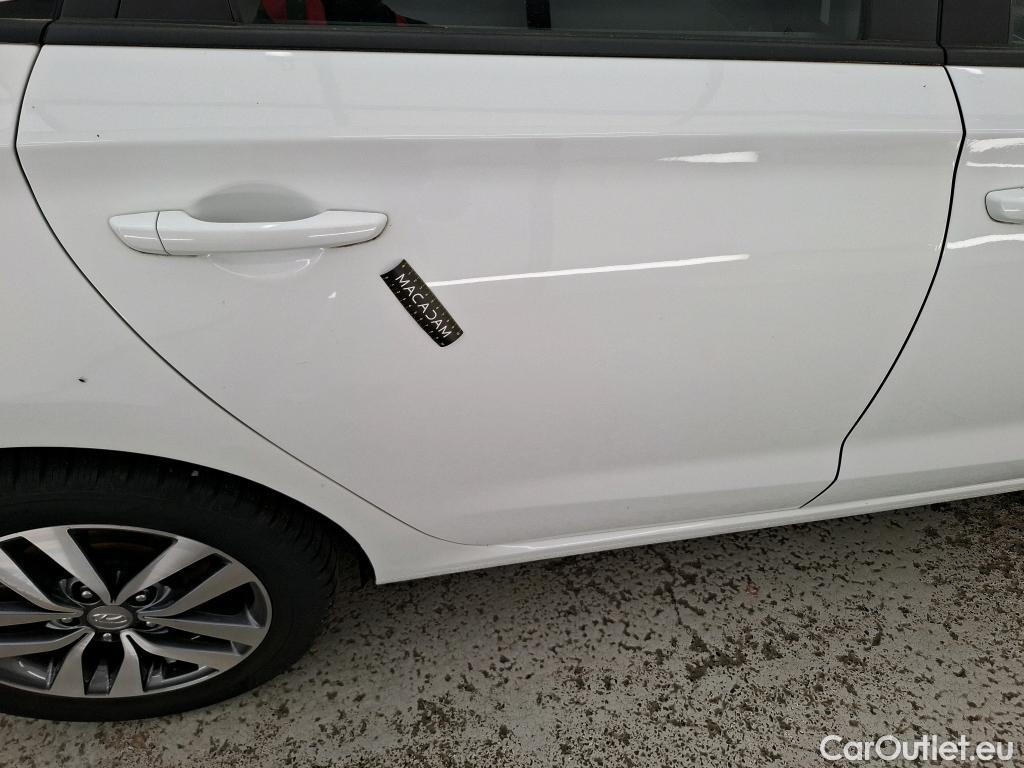  Hyundai  i30 HYUNDAI  / 2016 / 5P / Berline 1.6 CRDI 95 BUSINESS #4