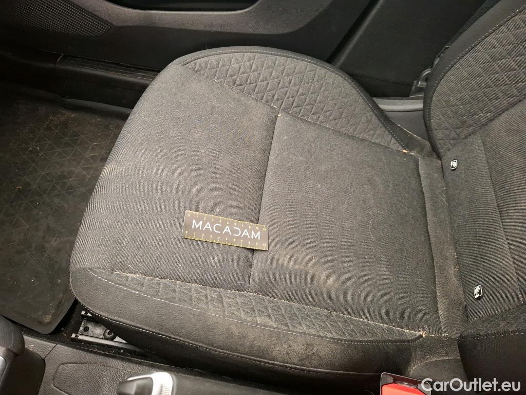  Renault  Clio RENAULT  / 2019 / 5P / Berline Business E-TECH 140 #25