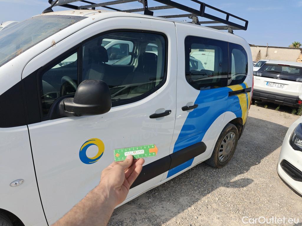  Opel  Combo OPEL  Life / 2018 / 5P / monovolumen compacto 1.5 TD 75kW (100CV) S/S Edition L #42