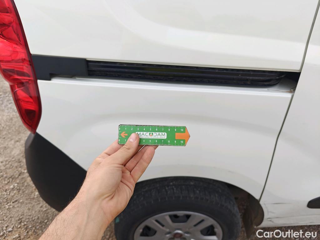  Fiat  Doblo FIAT Doblò Cargo/2015/4P/furgón derivado de turismo Cargo SX 1.6 Mjet 66kW (90CV) #66