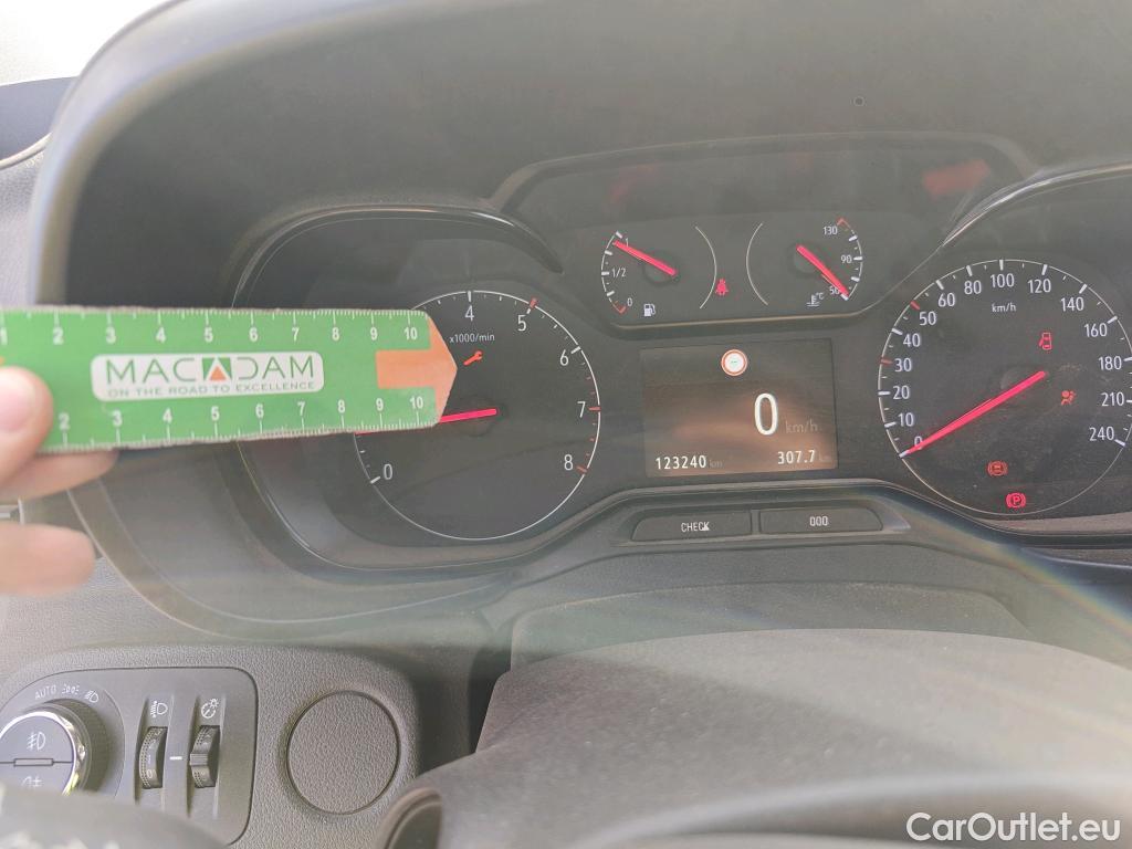  Opel  Combo OPEL  Life / 2018 / 5P / monovolumen compacto 1.5 TD 75kW (100CV) S/S Edition L #82