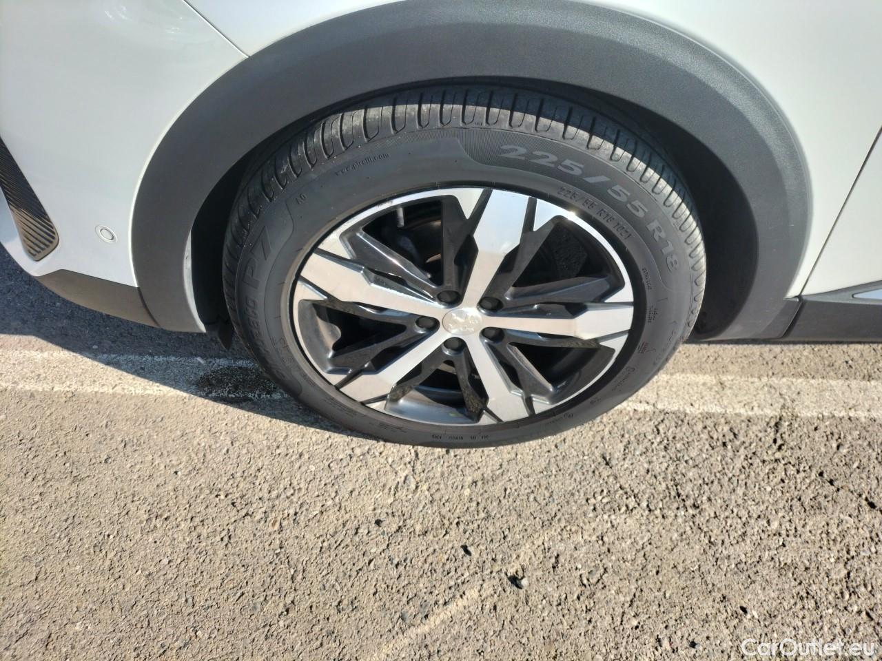  Peugeot  5008  GT 2.0 HDi 175CV AT8 7 Plazas E6d #10