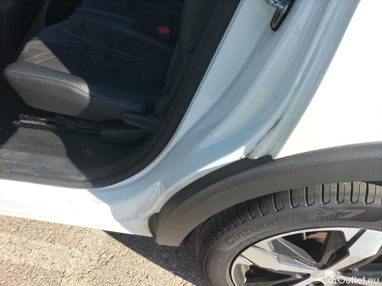  Peugeot  5008  GT 2.0 HDi 175CV AT8 7 Plazas E6d #23