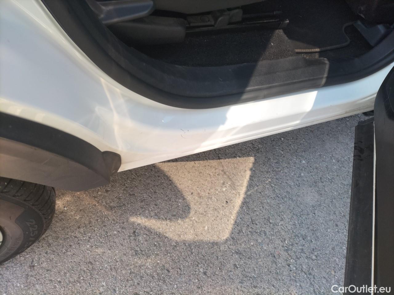  Peugeot  5008  GT 2.0 HDi 175CV AT8 7 Plazas E6d #54