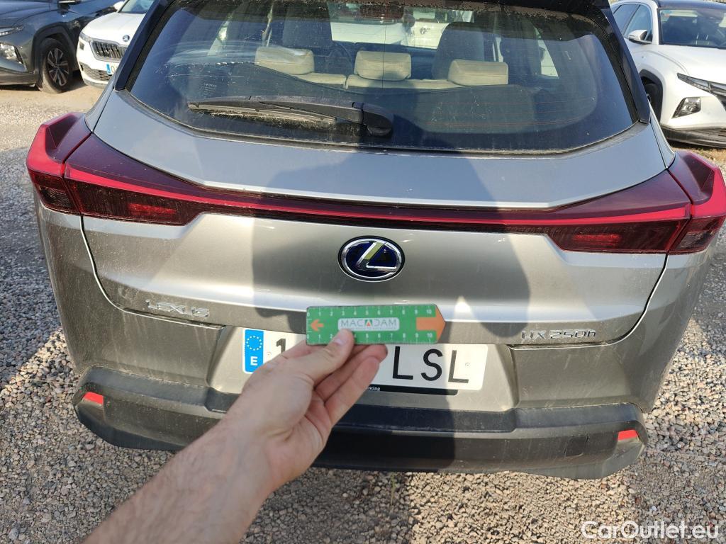  Land Rover  Discovery LEXUS UX / 2018 / 5P / todoterreno 2.0 250h Business #38