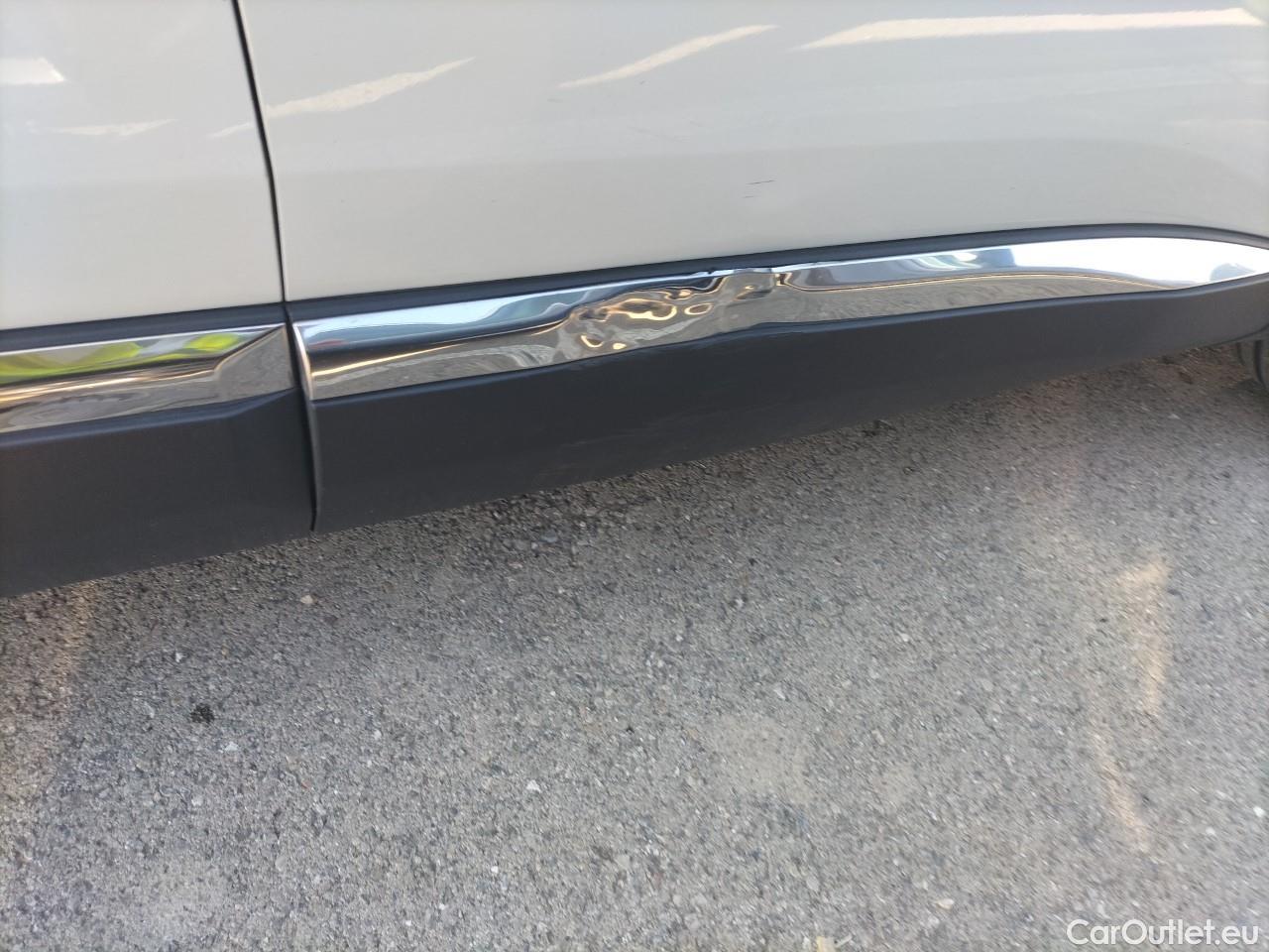  Peugeot  5008  GT 2.0 HDi 175CV AT8 7 Plazas E6d #59