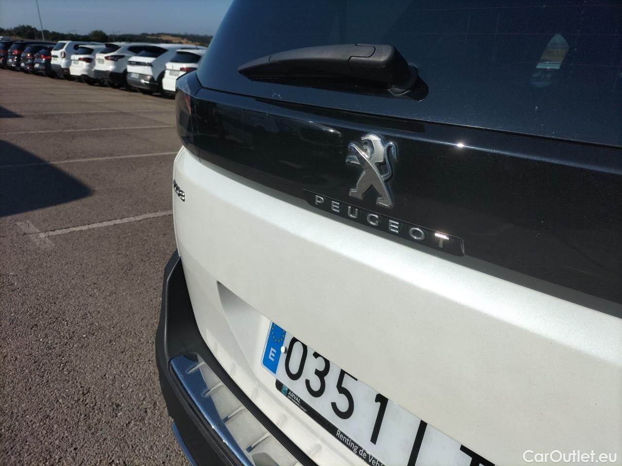  Peugeot  5008  GT 2.0 HDi 175CV AT8 7 Plazas E6d #33