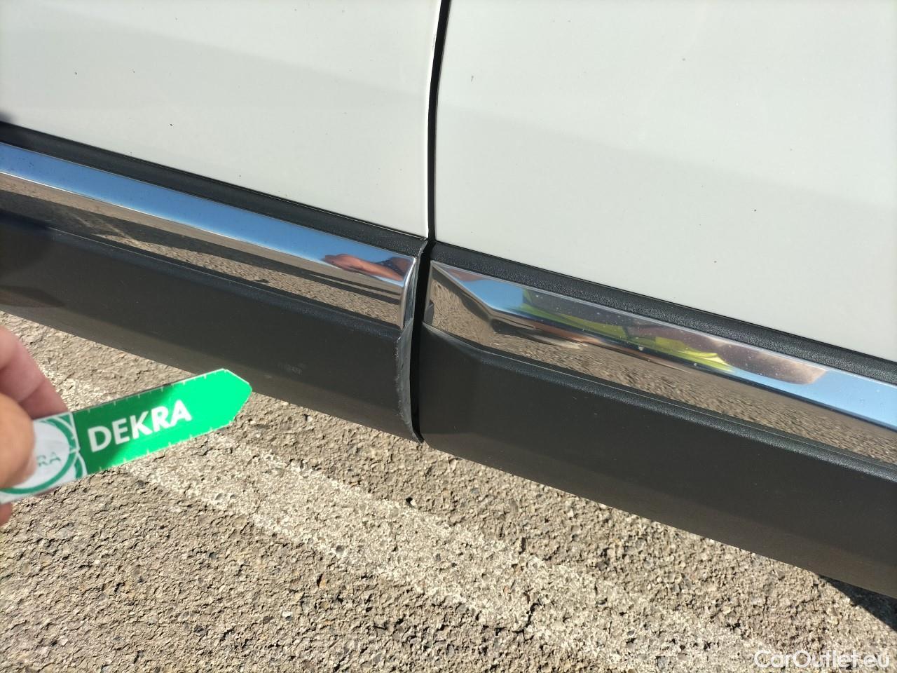  Peugeot  5008  GT 2.0 HDi 175CV AT8 7 Plazas E6d #18