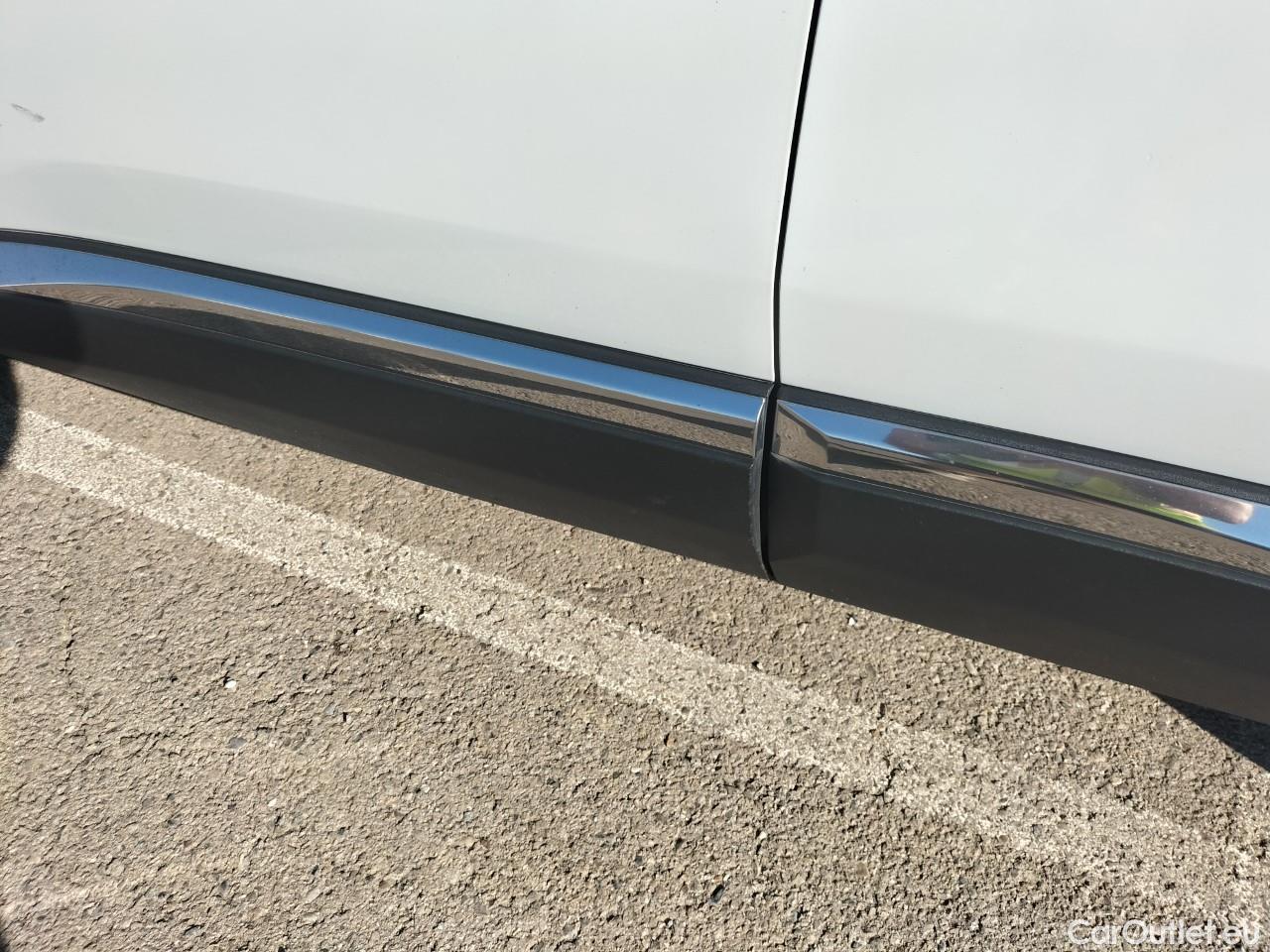  Peugeot  5008  GT 2.0 HDi 175CV AT8 7 Plazas E6d #19