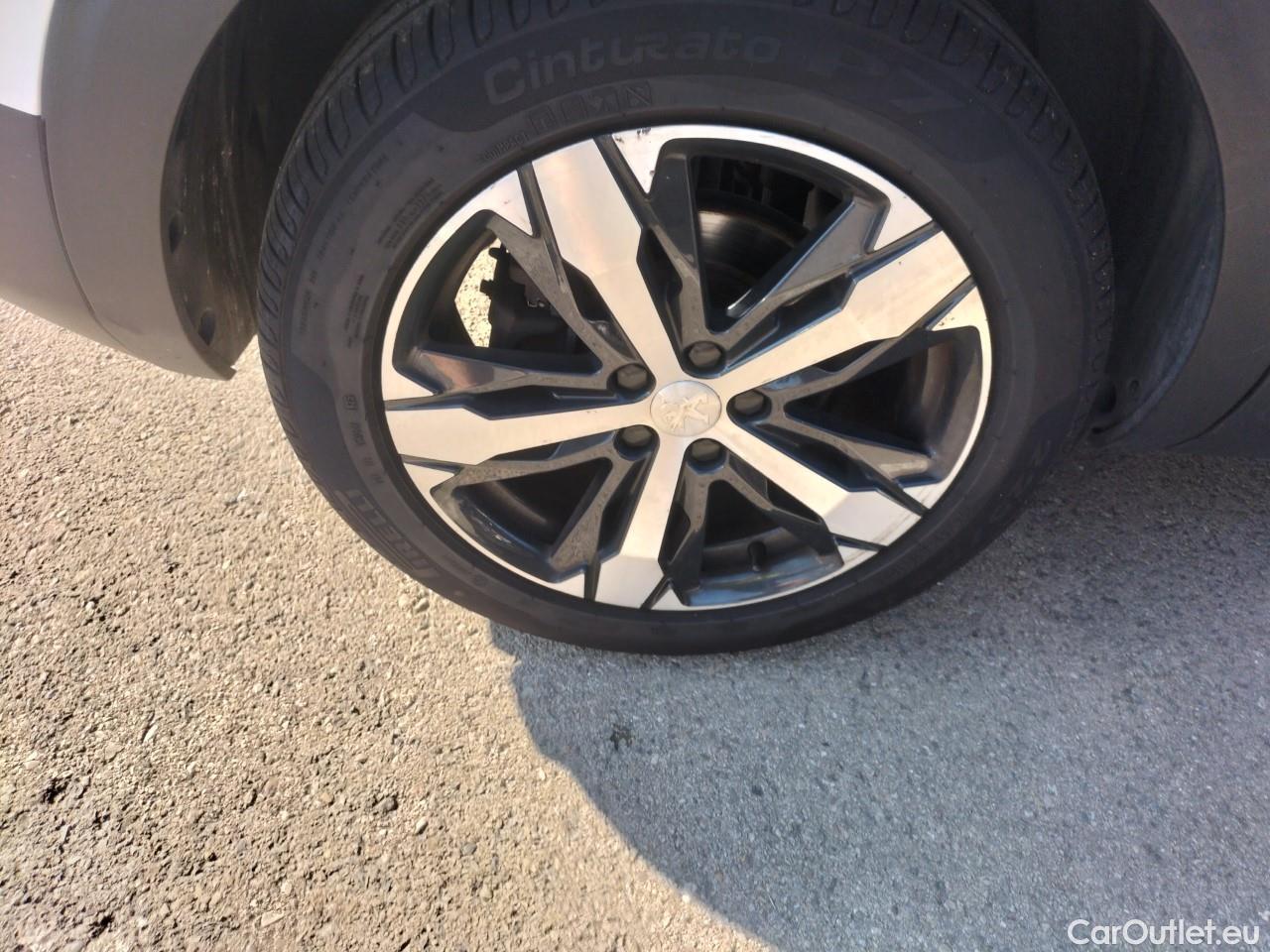 Peugeot  5008  GT 2.0 HDi 175CV AT8 7 Plazas E6d #48