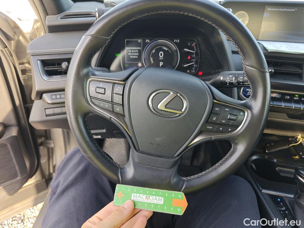  Land Rover  Discovery LEXUS UX / 2018 / 5P / todoterreno 2.0 250h Business #19