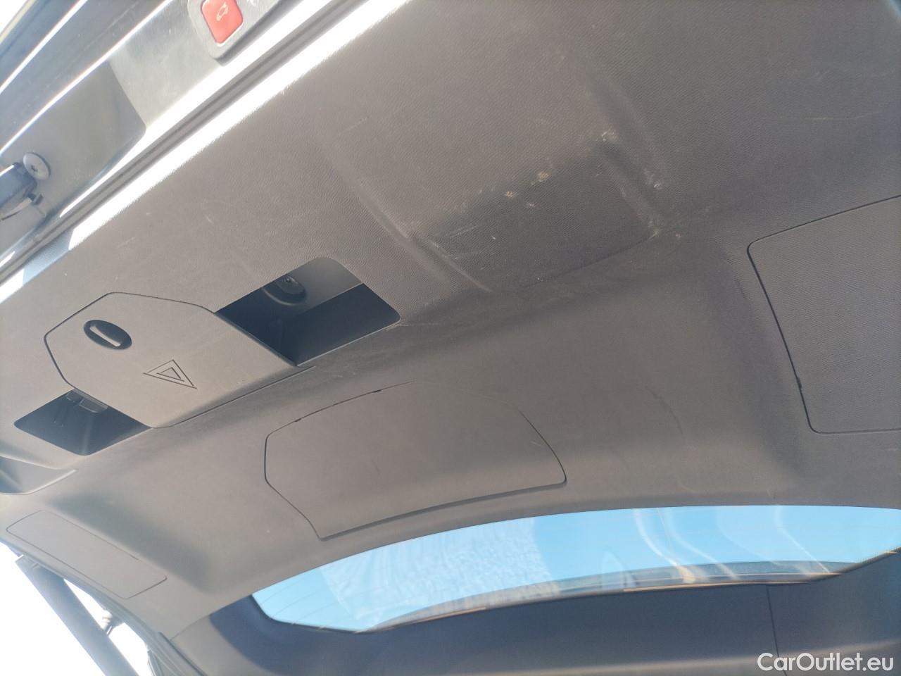  Peugeot  5008  GT 2.0 HDi 175CV AT8 7 Plazas E6d #37