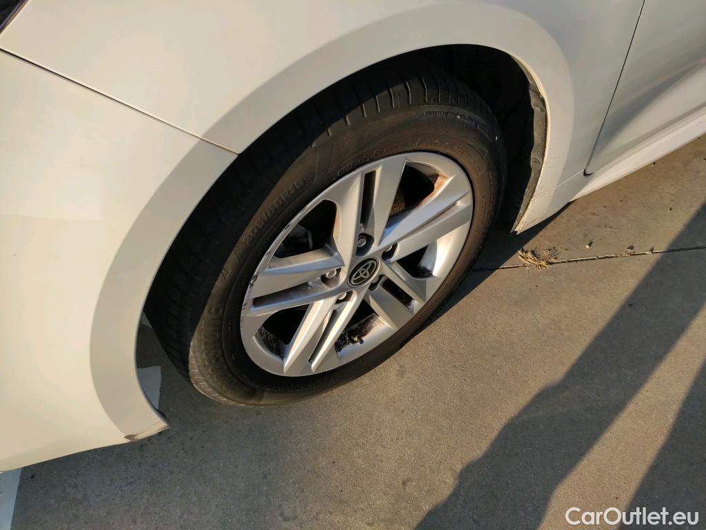  Toyota  Corolla TOYOTA  / 2019 / 5P / berlina con portón 1.8 125H BUSINESS PLUS E-CVT #33