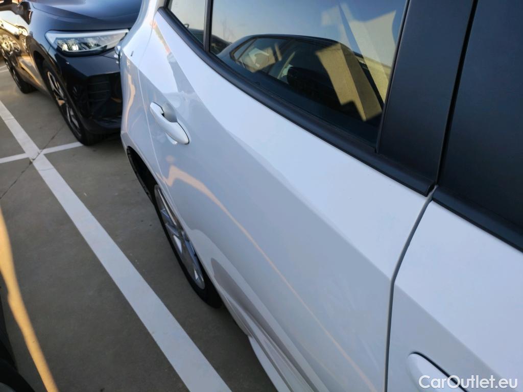  Toyota  Corolla TOYOTA  / 2019 / 5P / berlina con portón 1.8 125H BUSINESS PLUS E-CVT #20